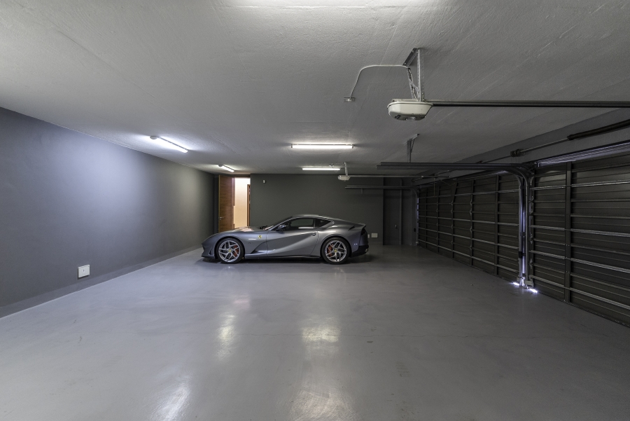 5 Bedroom Property for Sale in Clifton Western Cape